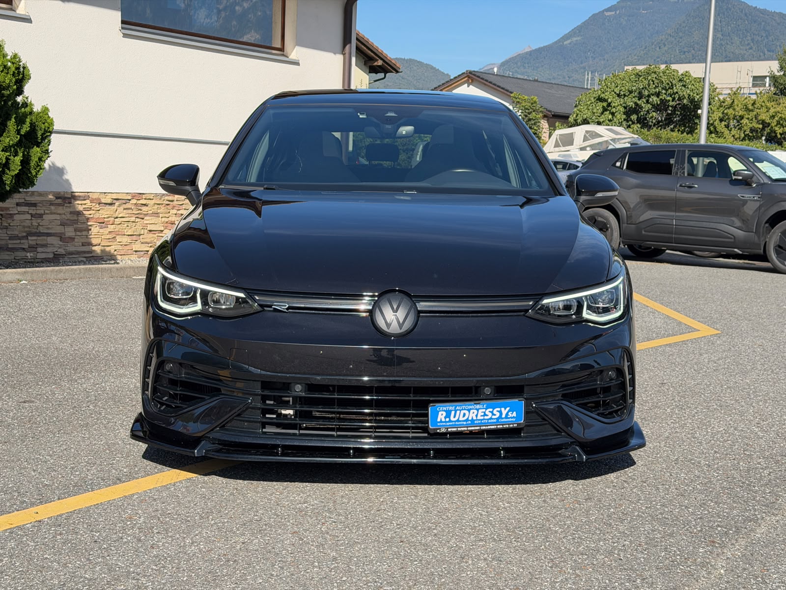 VW Golf 2.0 TSI R DSG 4Motion-image-7