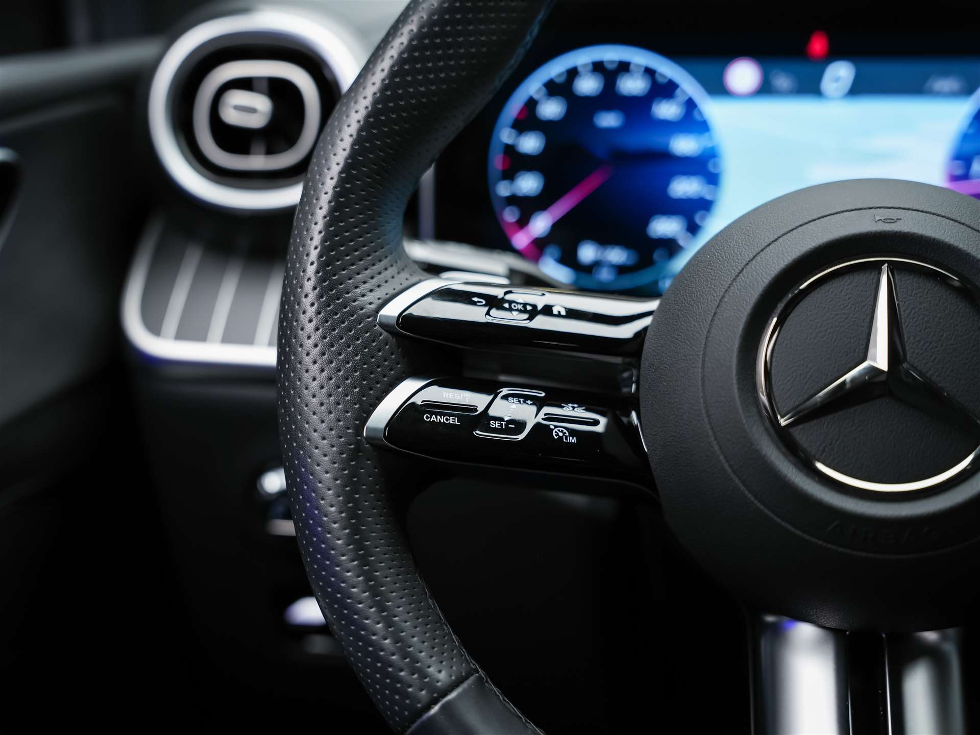 MERCEDES-BENZ GLC Coupé 220 d AMG Line 4Matic 9G-Tronic *Werksgarantie*21" Felgen*Digital Light*-image-27