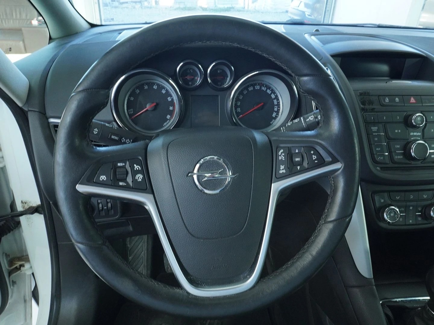 OPEL Zafira Tourer 1.4i 16V Cosmo-image-5