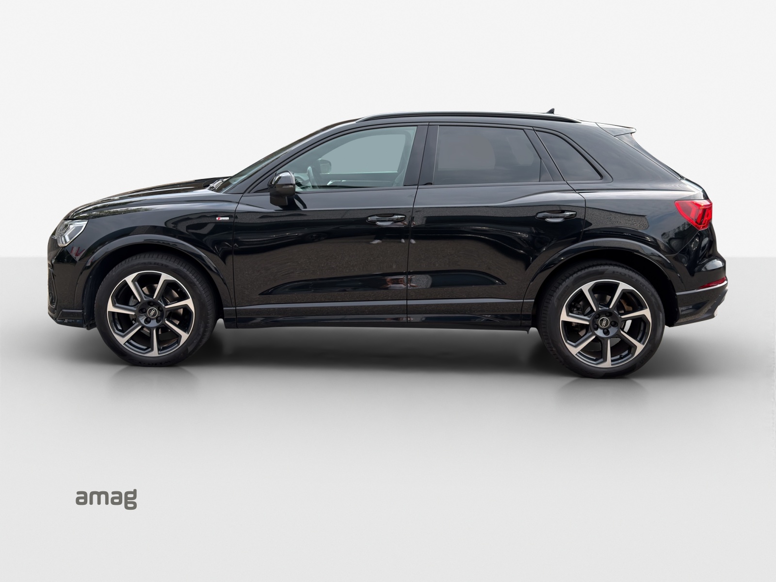 AUDI Q3 35 TFSI S line Attraction S-tronic-showroom-element-1
