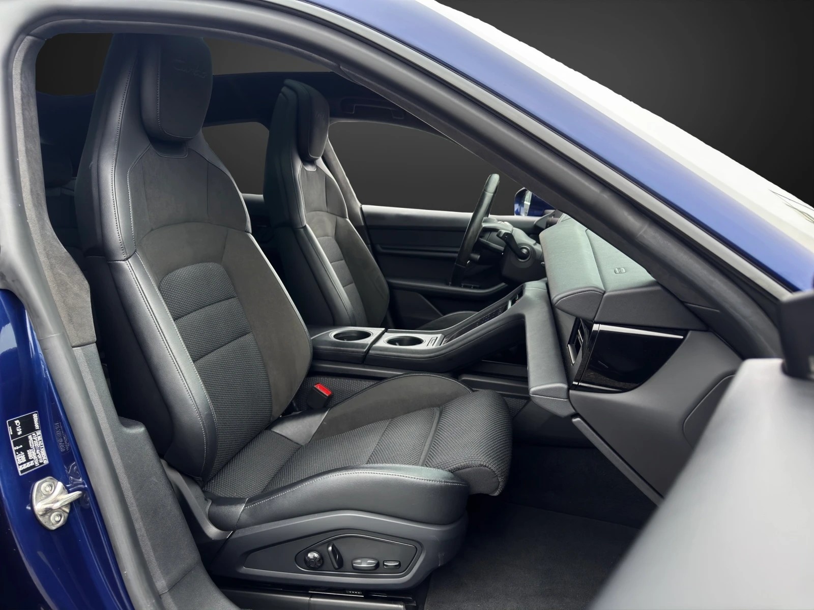 PORSCHE Taycan 4S Turbo mit 680 PS-image-8