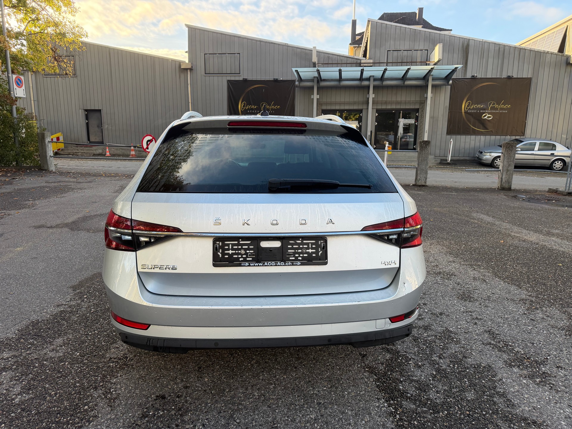 SKODA Superb Combi 2.0 TDi Style 4x4 DSG * 07x Plätze * Leder * Gr. Navi * LED * Klima-auto * PDC V&H- RF-Kamera * Ab MFK-image-14