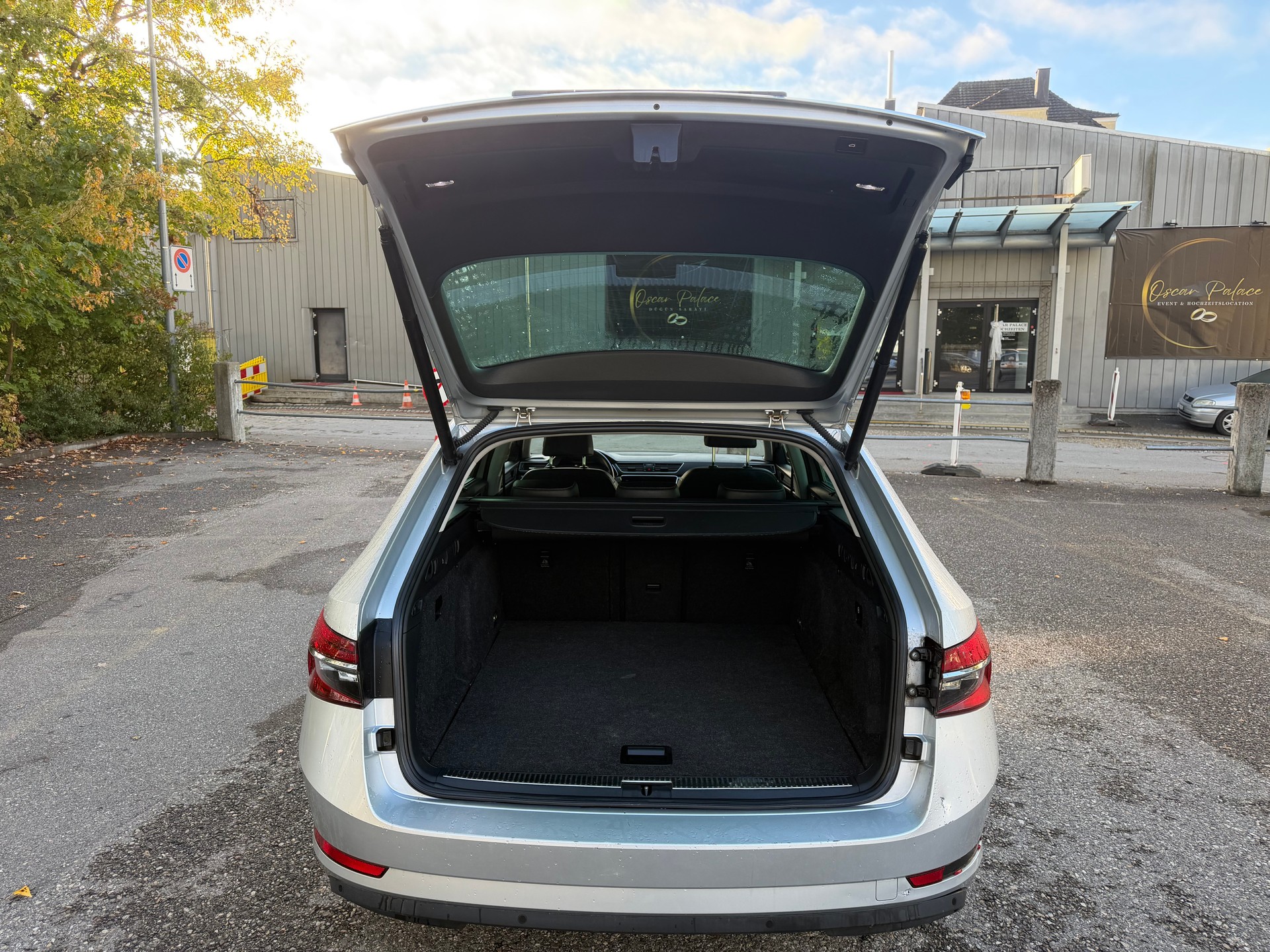 SKODA Superb Combi 2.0 TDi Style 4x4 DSG * 07x Plätze * Leder * Gr. Navi * LED * Klima-auto * PDC V&H- RF-Kamera * Ab MFK-image-15