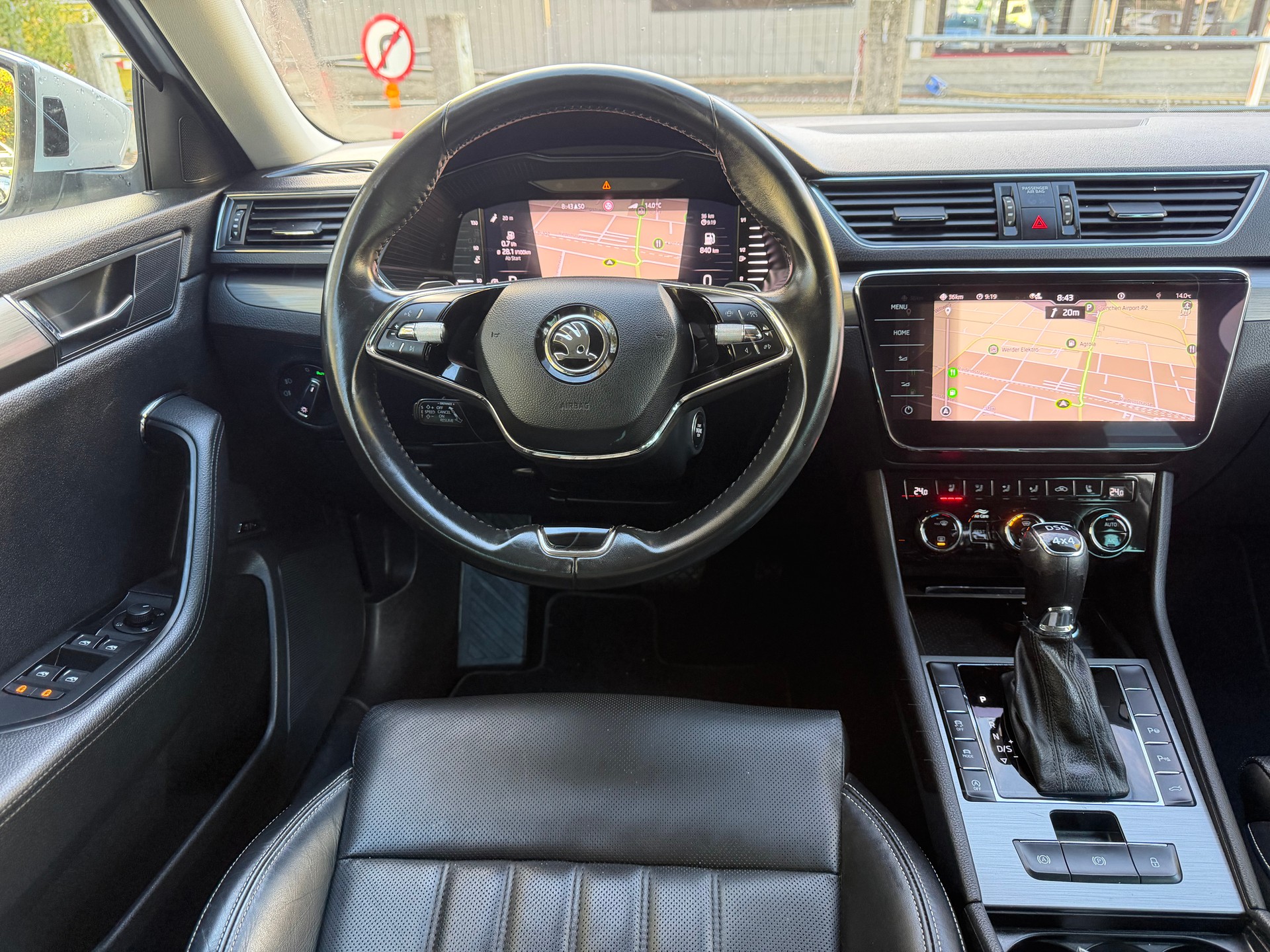 SKODA Superb Combi 2.0 TDi Style 4x4 DSG * 07x Plätze * Leder * Gr. Navi * LED * Klima-auto * PDC V&H- RF-Kamera * Ab MFK-image-3