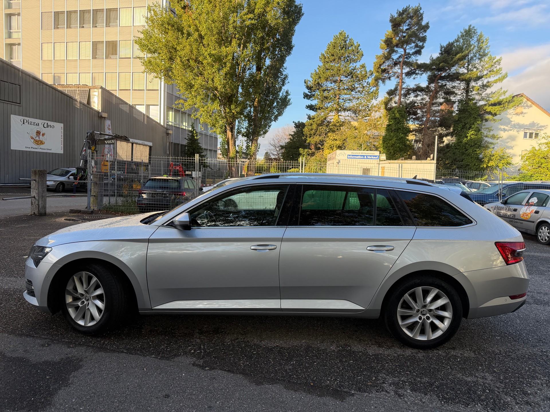 SKODA Superb Combi 2.0 TDi Style 4x4 DSG * 07x Plätze * Leder * Gr. Navi * LED * Klima-auto * PDC V&H- RF-Kamera * Ab MFK-image-11