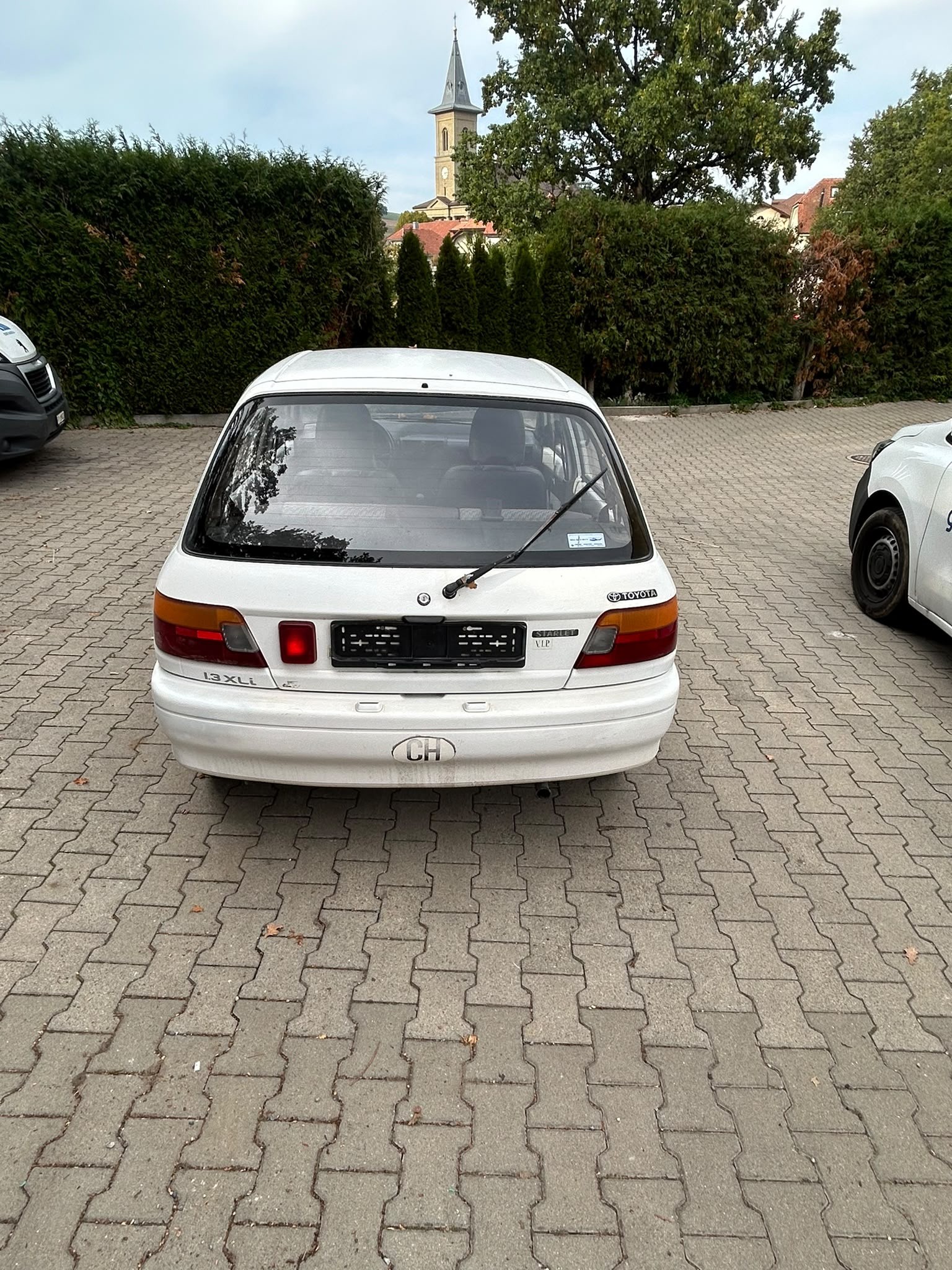 TOYOTA Starlet 1.3 XLi-image-2