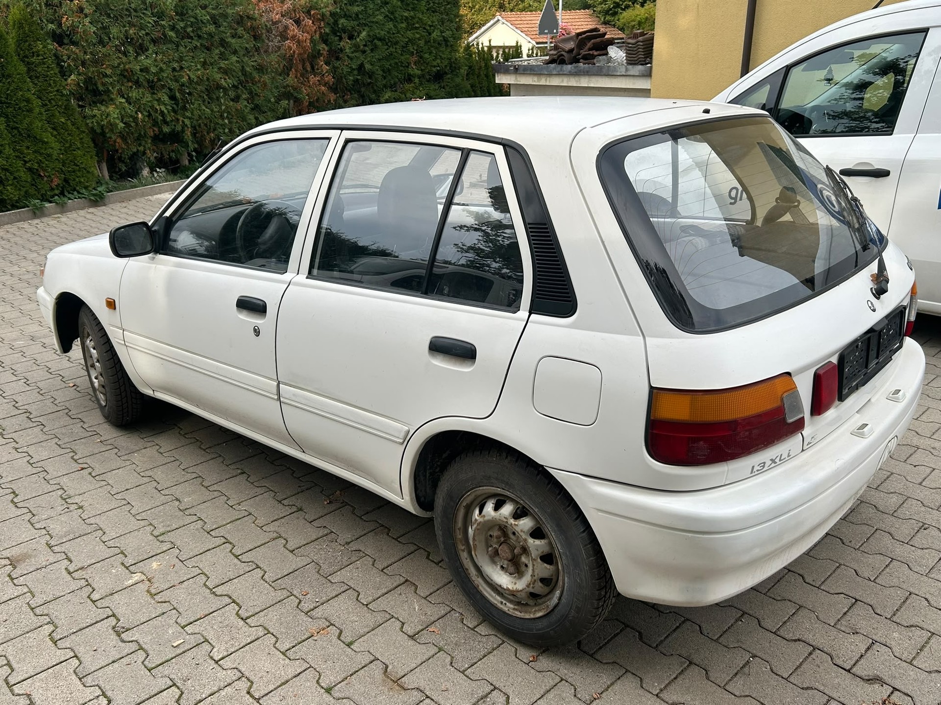TOYOTA Starlet 1.3 XLi-image-3