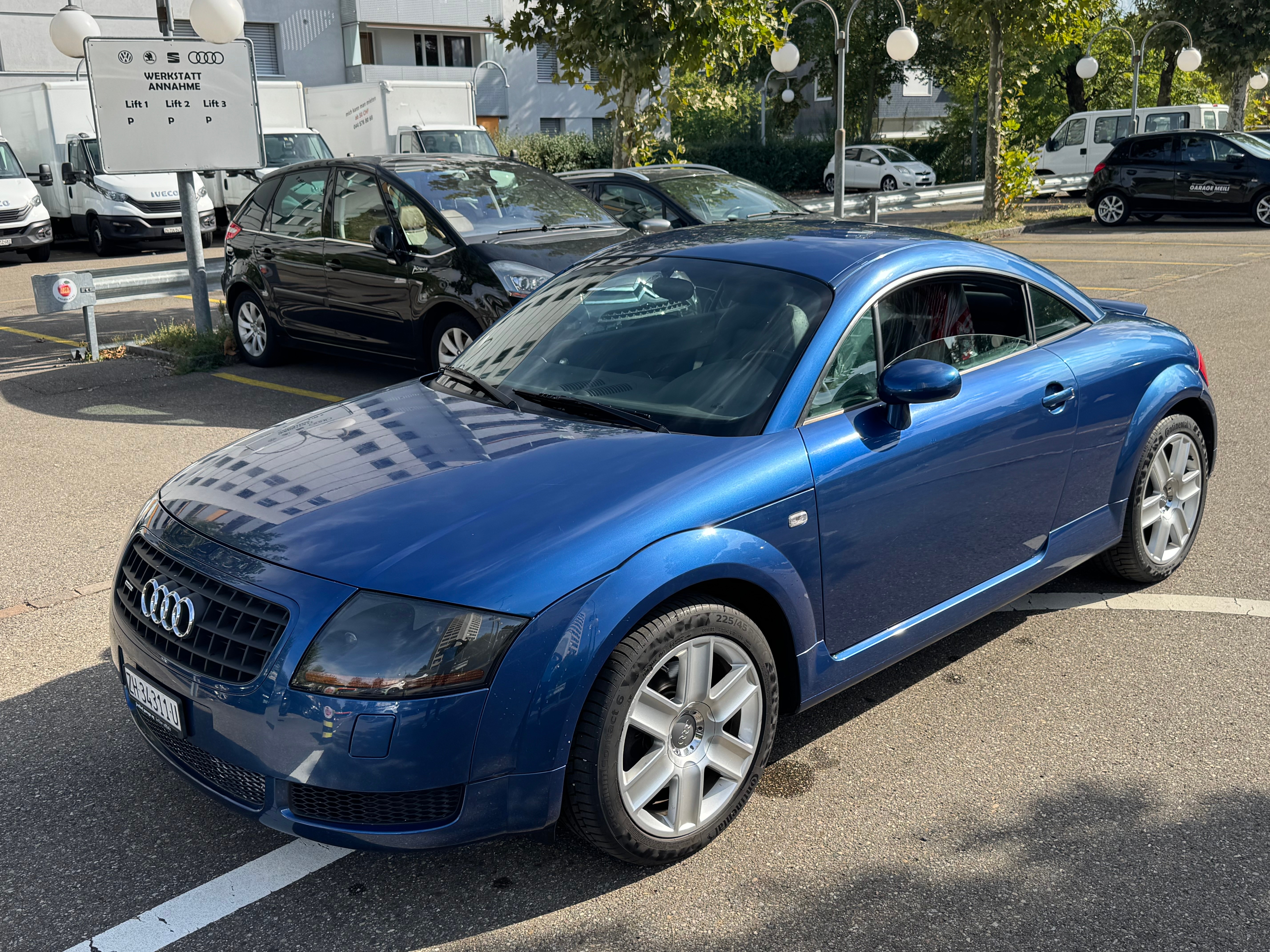 Car photo