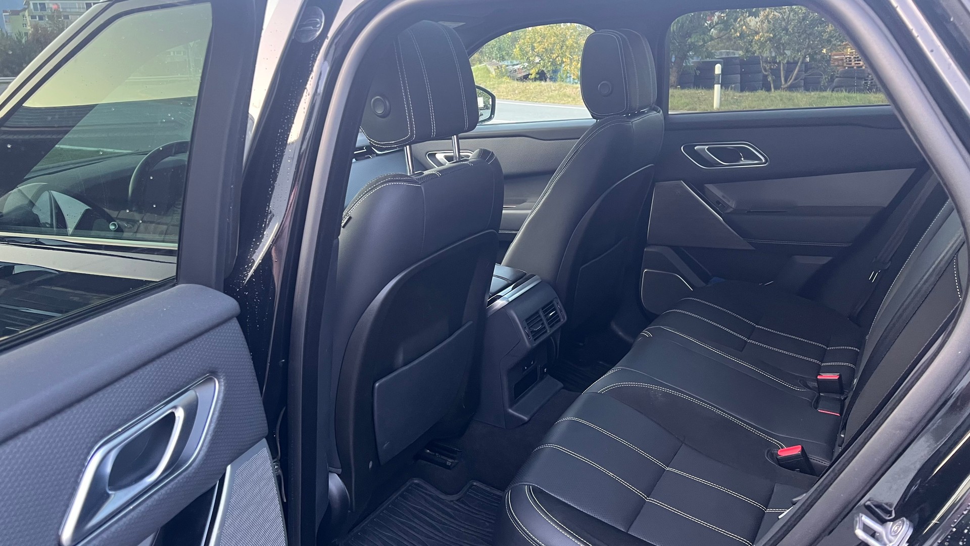 LAND ROVER 2.0 D 240 SE-image-2