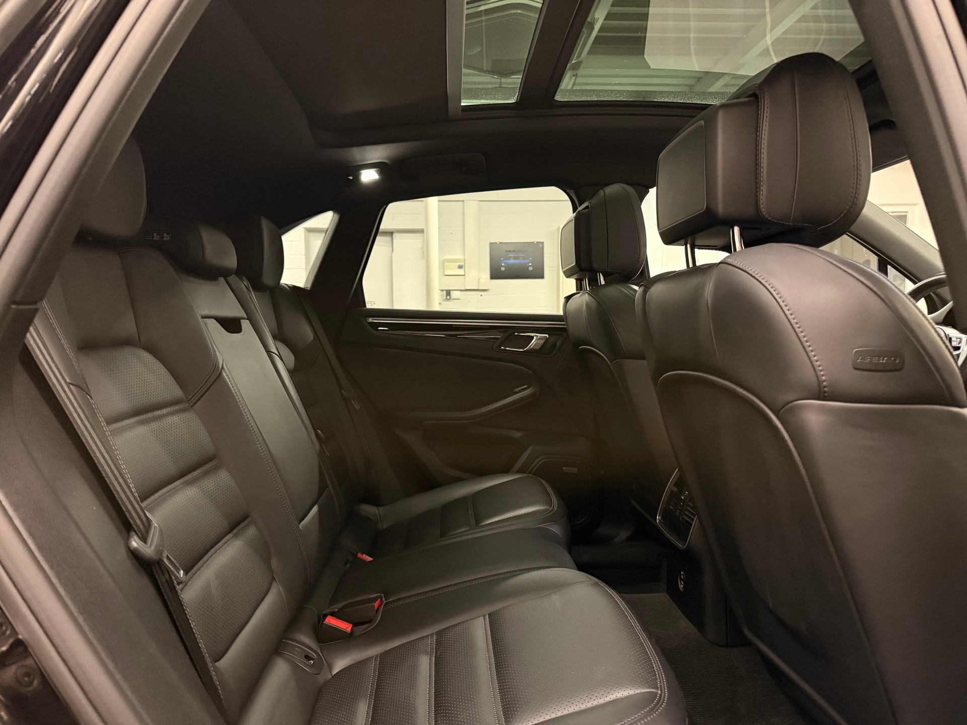 PORSCHE Macan S PDK-image-7