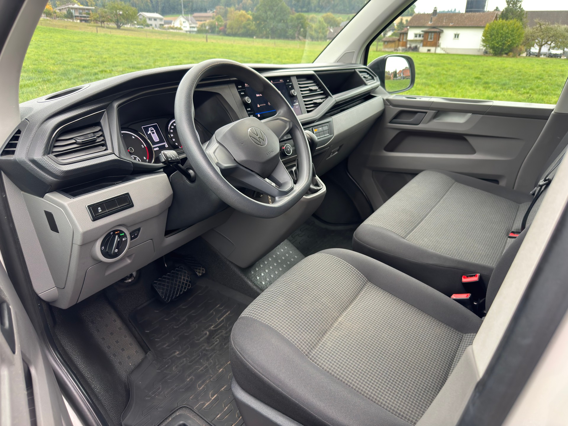 VW T6.1 2.0 TDI 4Motion DSG-image-4