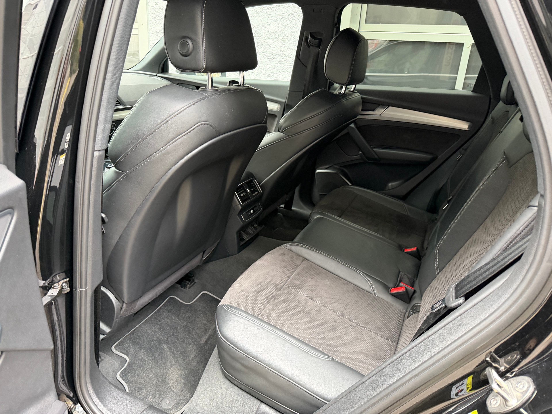 AUDI Q5 2.0 TDI sport quattro S-tronic-image-8