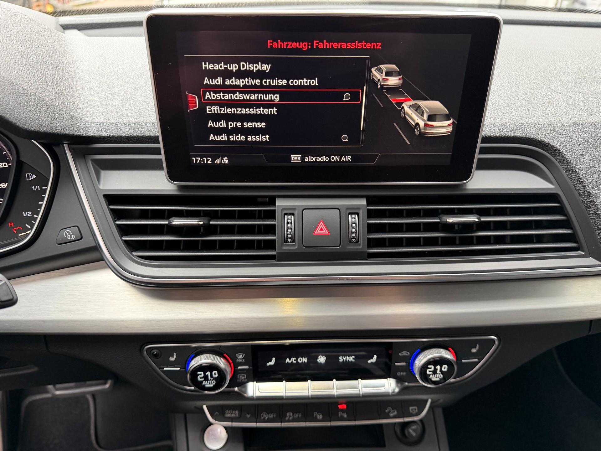 AUDI Q5 2.0 TDI sport quattro S-tronic-image-13