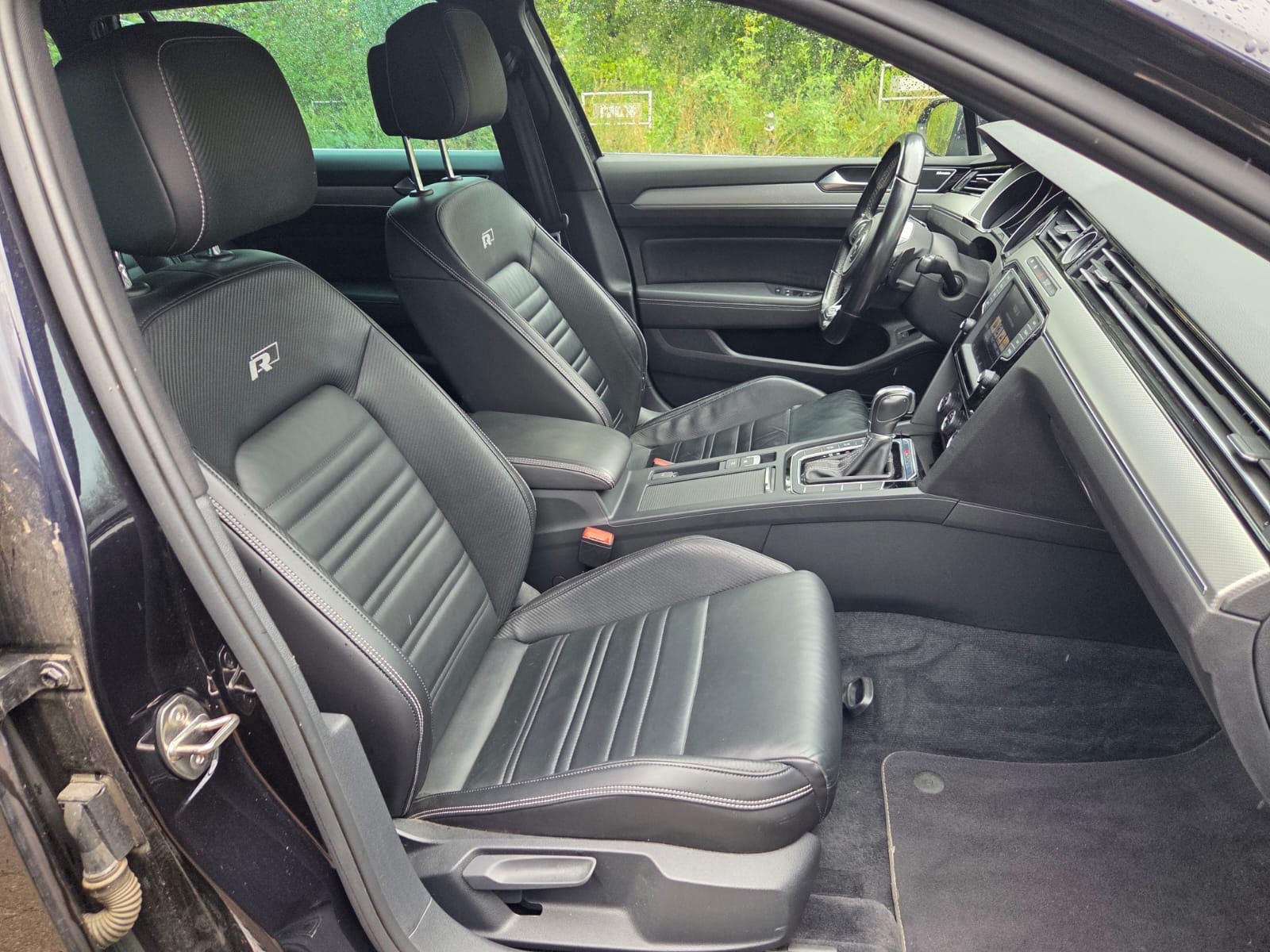 VW Passat Variant 2.0 TSI R-Line 280 PS BMT Highline 4Motion DSG-image-13