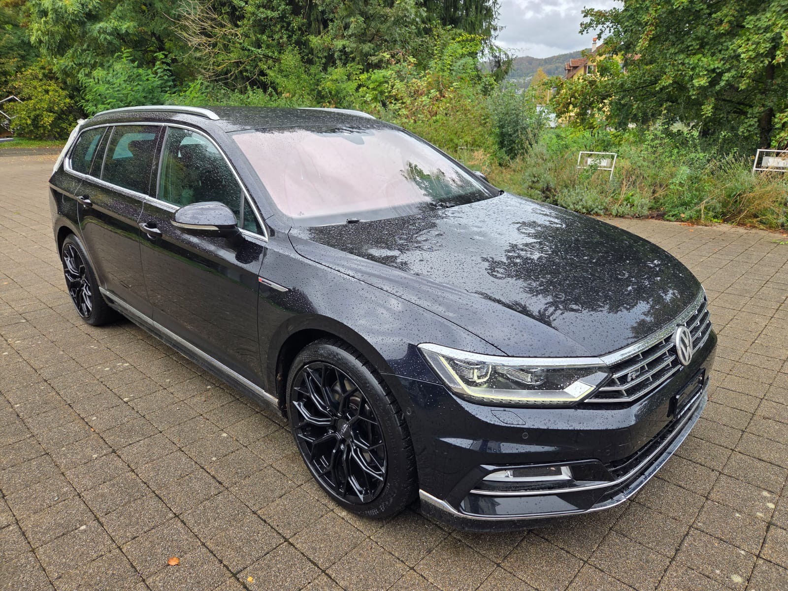 VW Passat Variant 2.0 TSI R-Line 280 PS BMT Highline 4Motion DSG-image-1