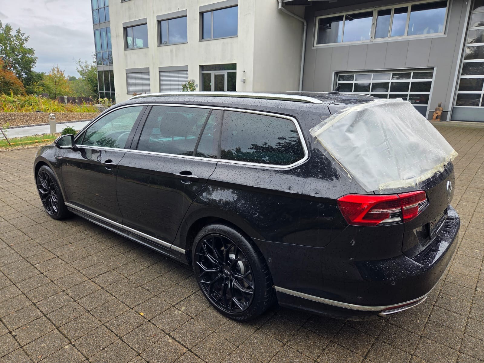 VW Passat Variant 2.0 TSI R-Line 280 PS BMT Highline 4Motion DSG-image-6