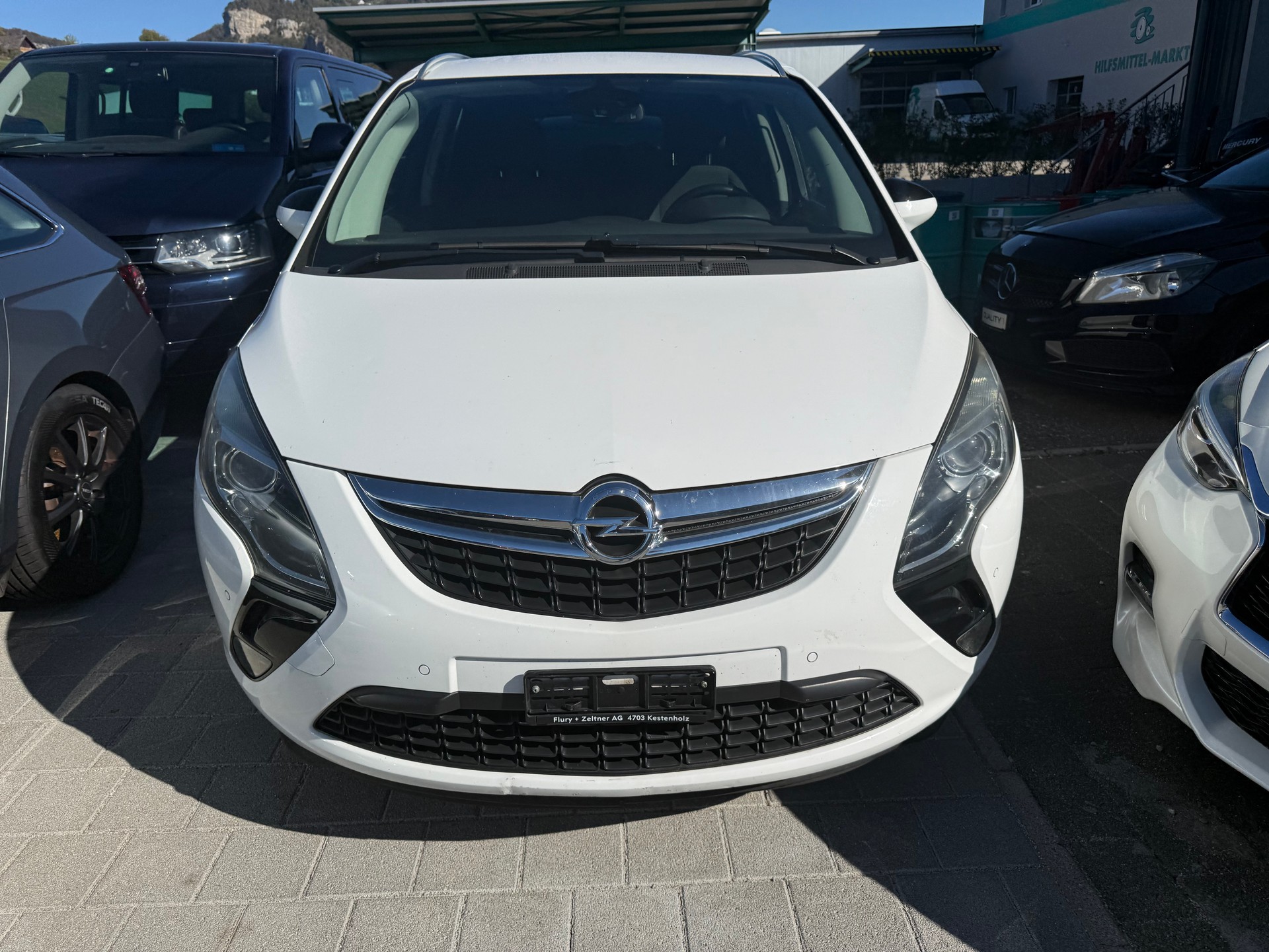 OPEL Zafira Tourer 1.4i 16V Cosmo-image-2