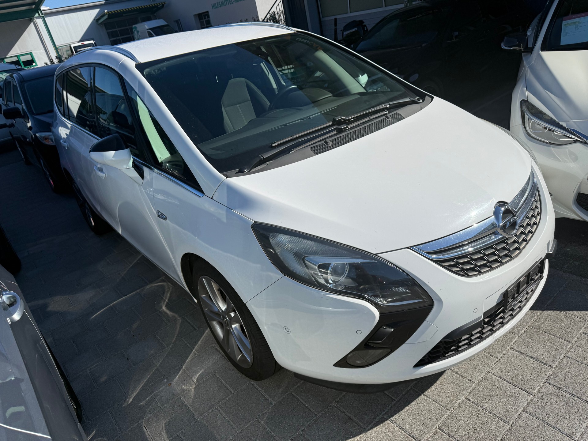 OPEL Zafira Tourer 1.4i 16V Cosmo-image-5