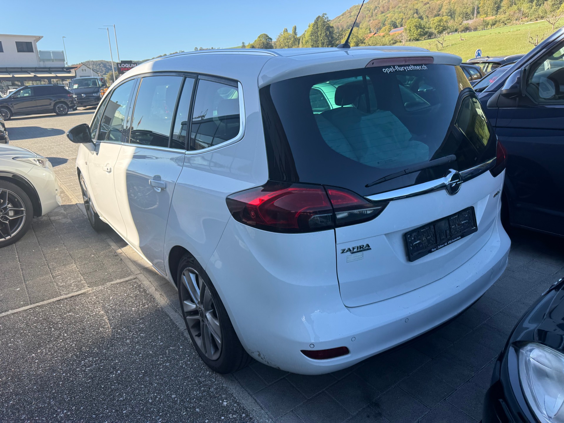 OPEL Zafira Tourer 1.4i 16V Cosmo-image-13