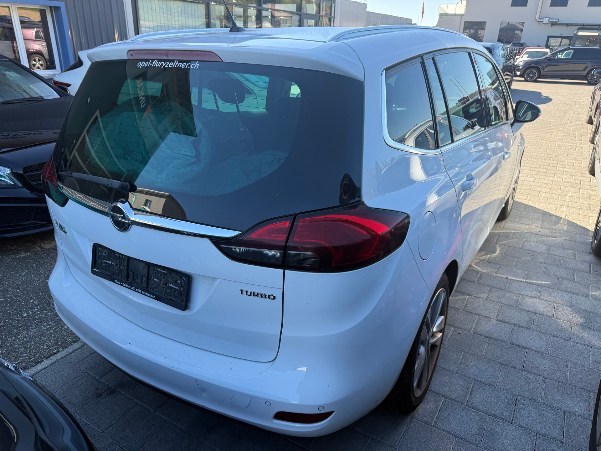 OPEL Zafira Tourer 1.4i 16V Cosmo-image-9