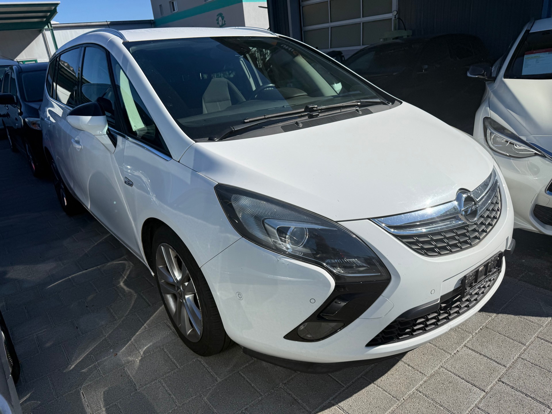OPEL Zafira Tourer 1.4i 16V Cosmo-image-0