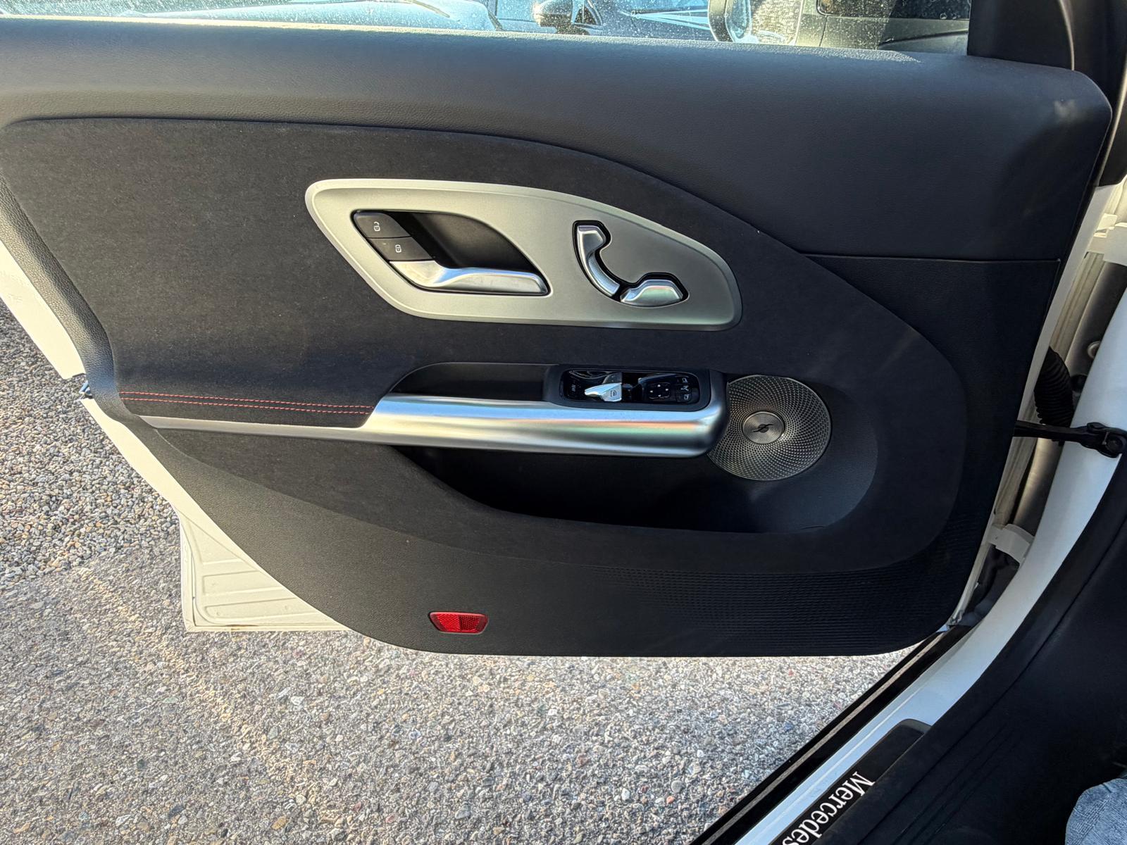 MERCEDES-BENZ CLA-Klasse C178 CLA 220 Progressive 4matic-image-29