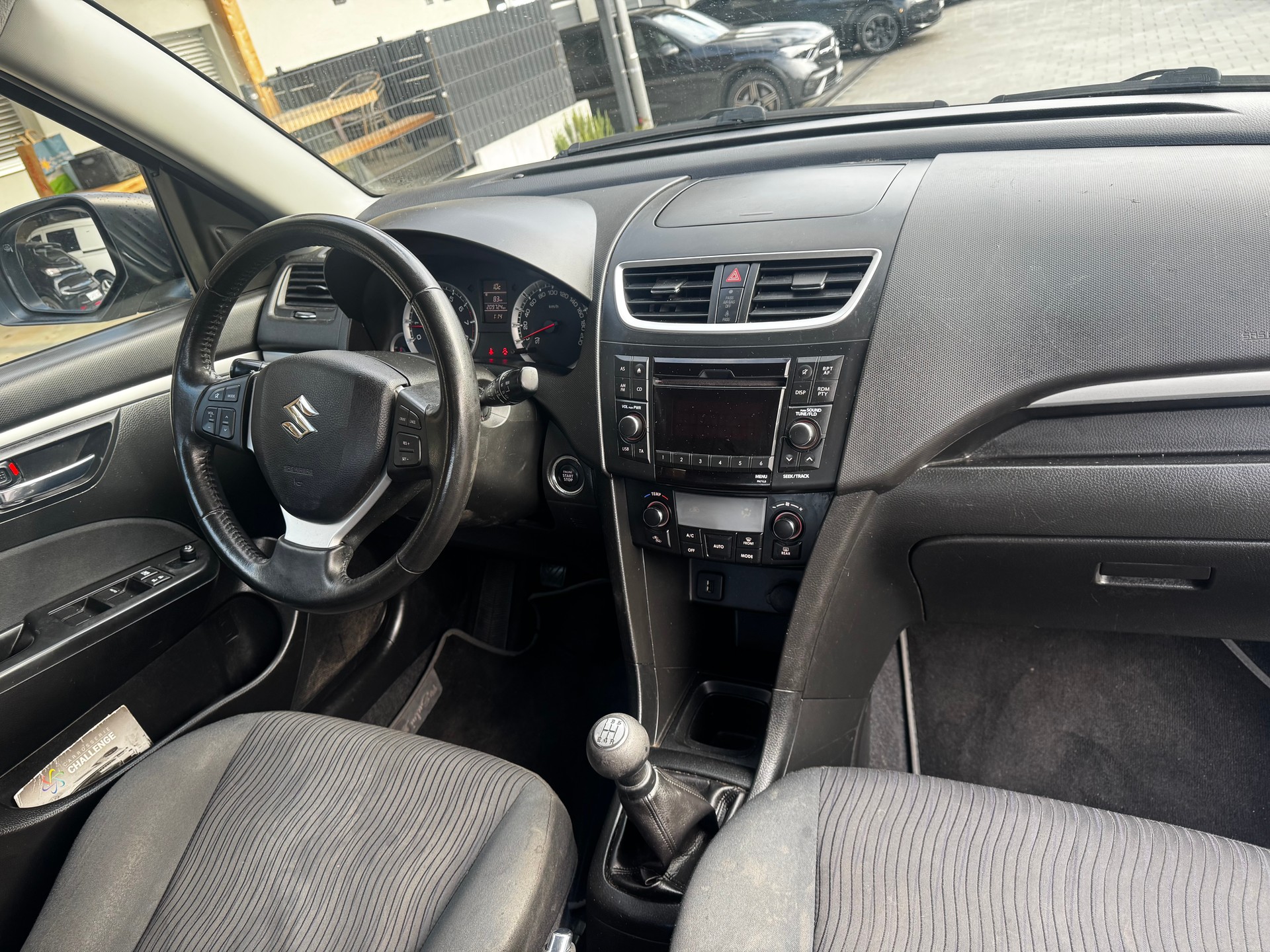 SUZUKI Swift 1.2i 16V GL Top 4x4-image-9