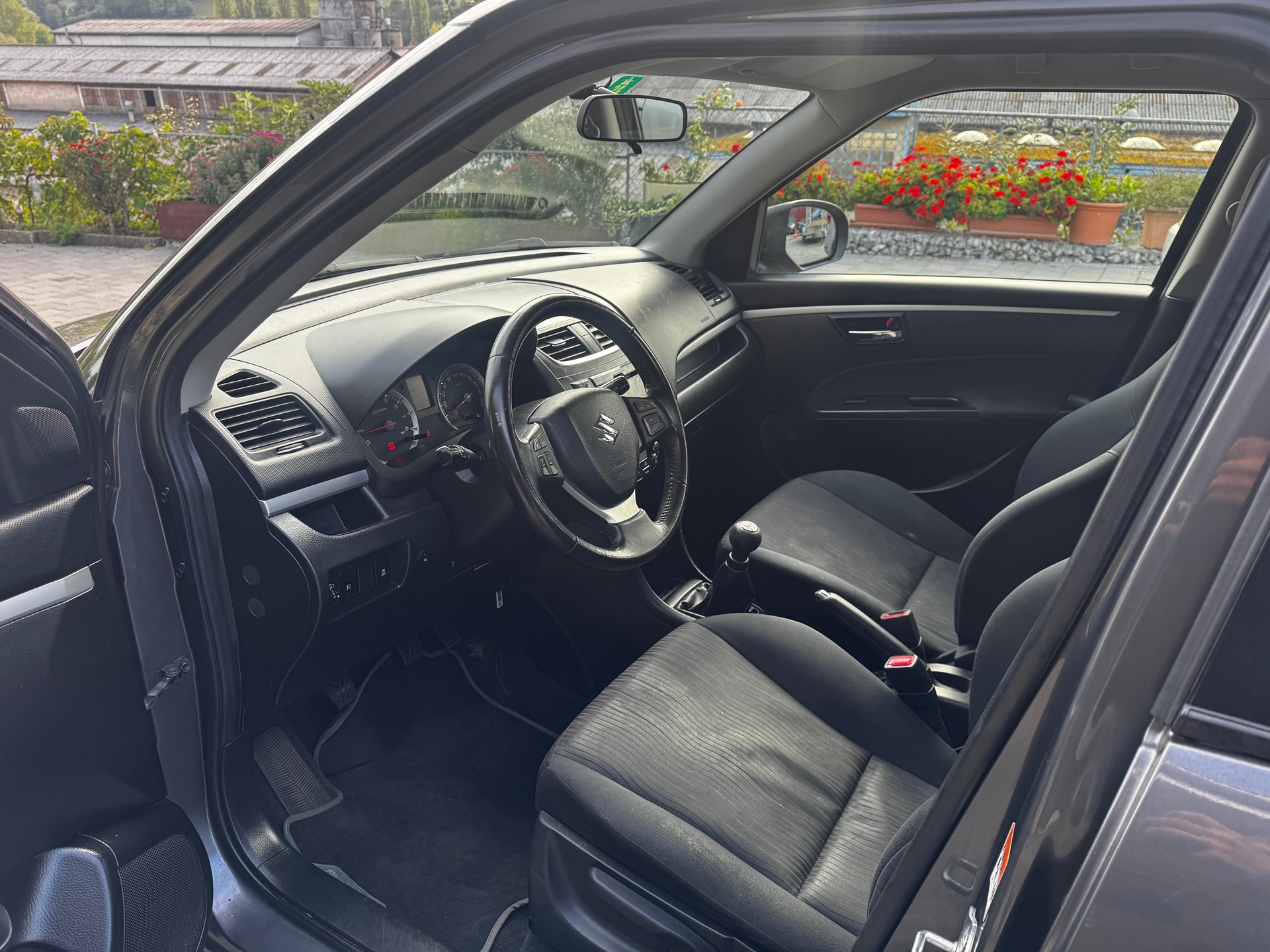 SUZUKI Swift 1.2i 16V GL Top 4x4-image-10