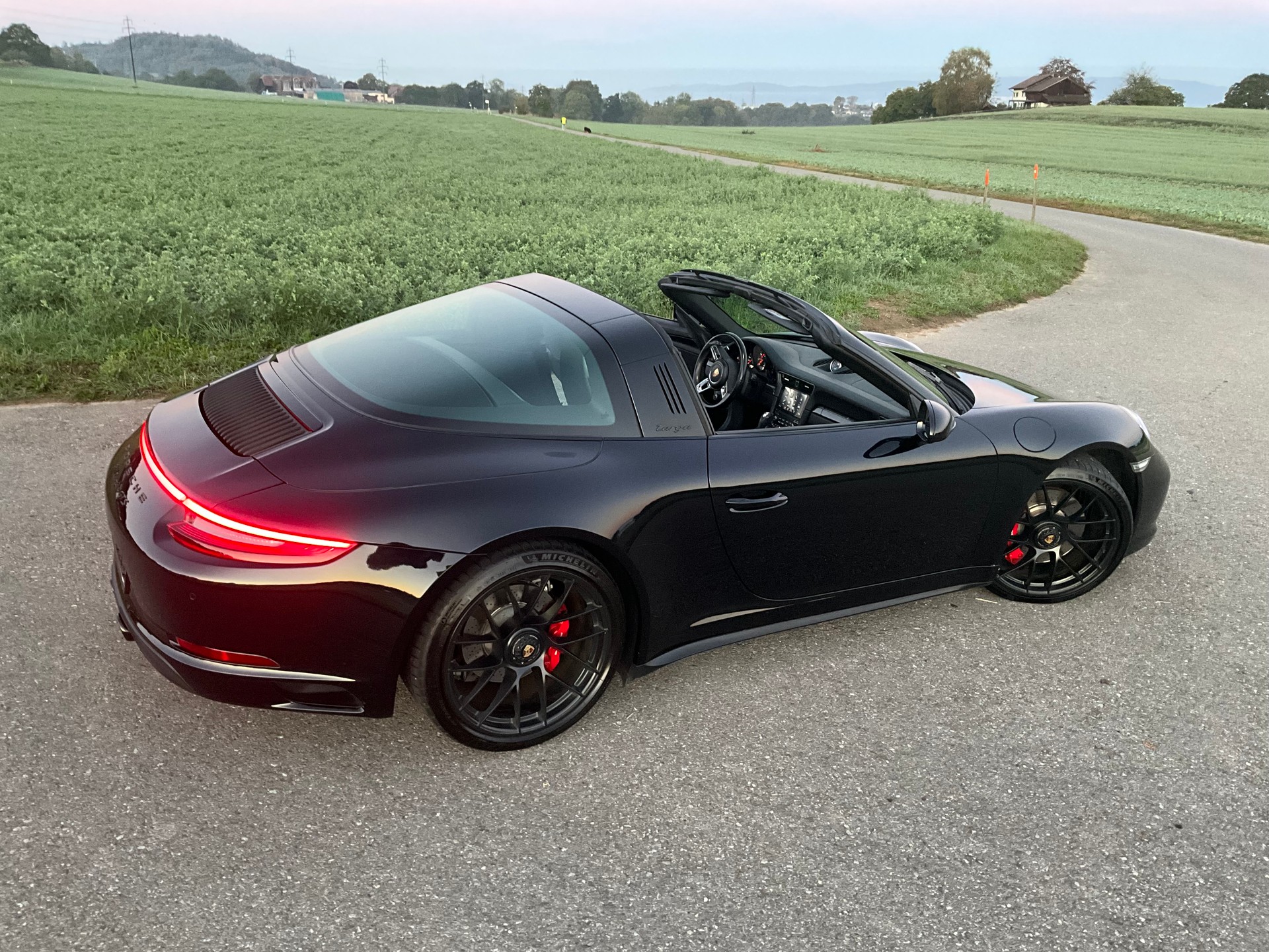 PORSCHE 3.0 Targa 4 GTS PDK-image-7