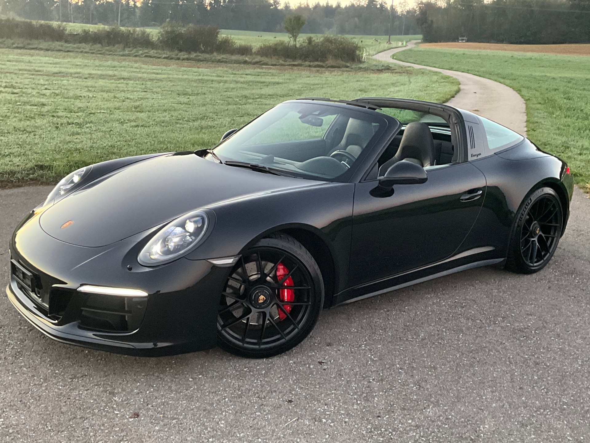 PORSCHE 3.0 Targa 4 GTS PDK-image-9