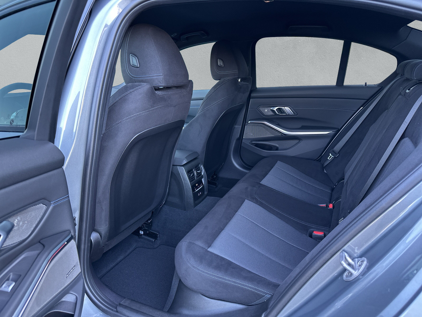 BMW 320d xDrive 48V Steptronic M Sport **Action de leasing à 0.0%**-image-11