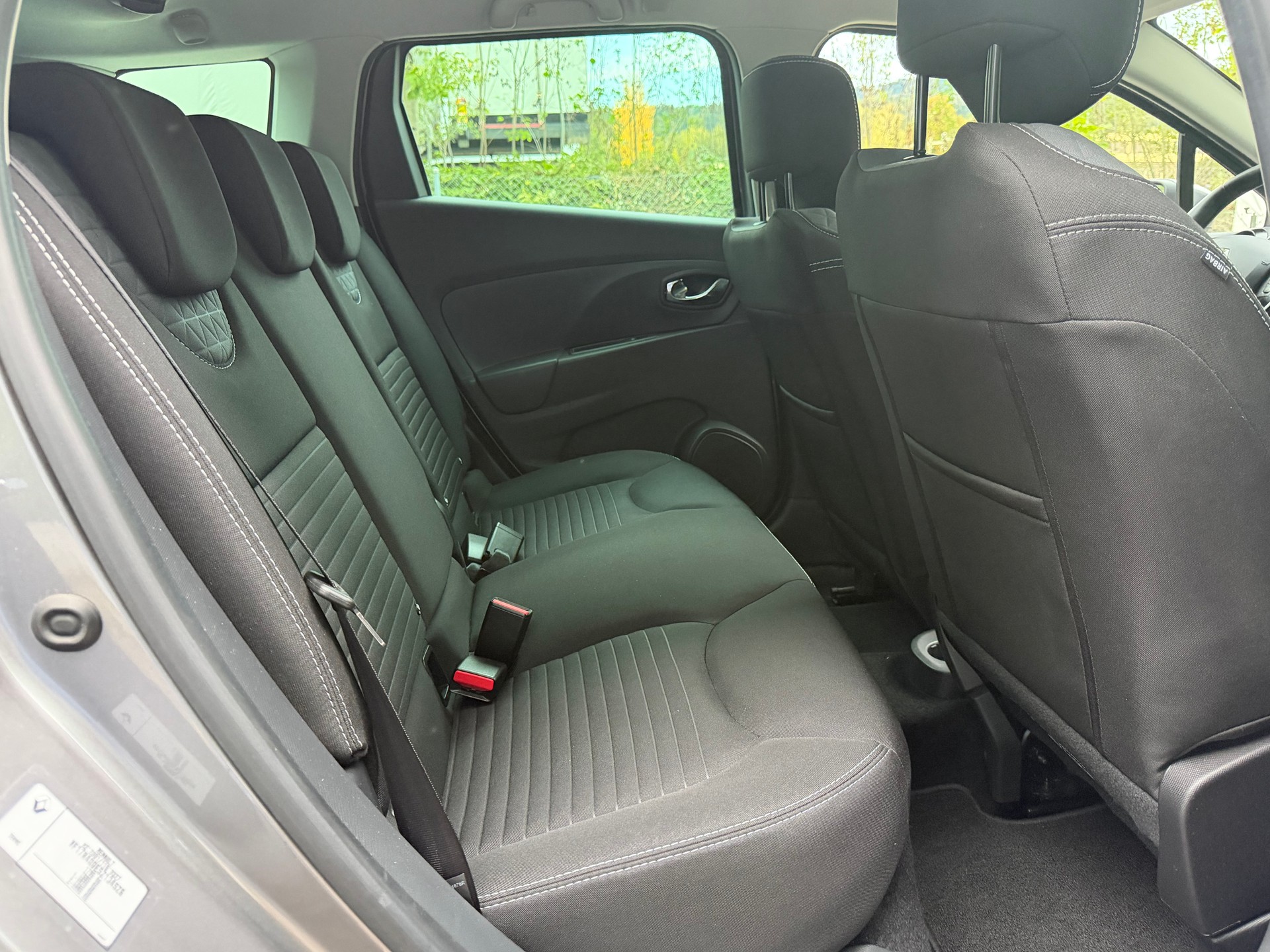 RENAULT Clio Grandtour 1.2 16V T GT EDC-image-9