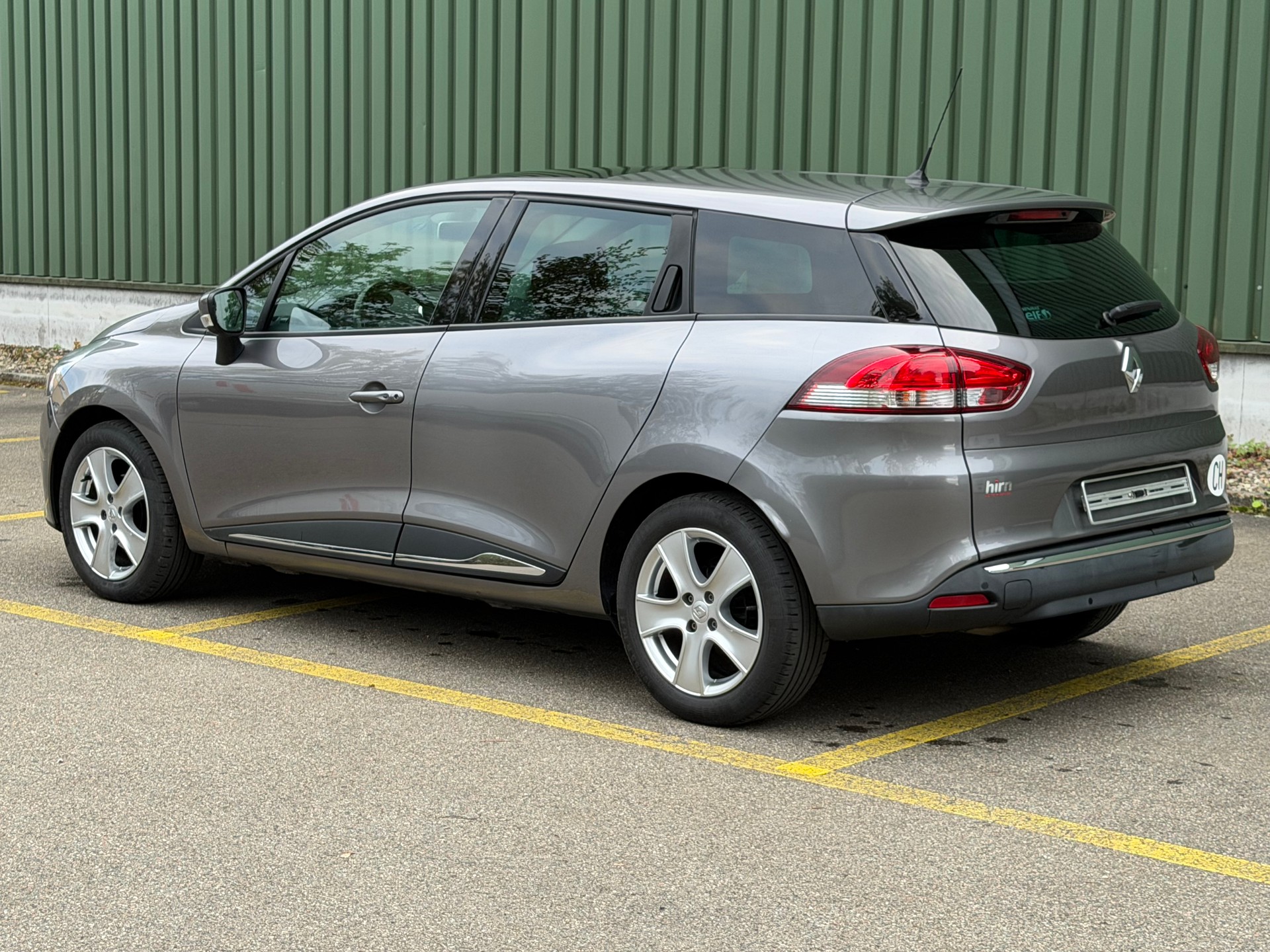 RENAULT Clio Grandtour 1.2 16V T GT EDC-image-5