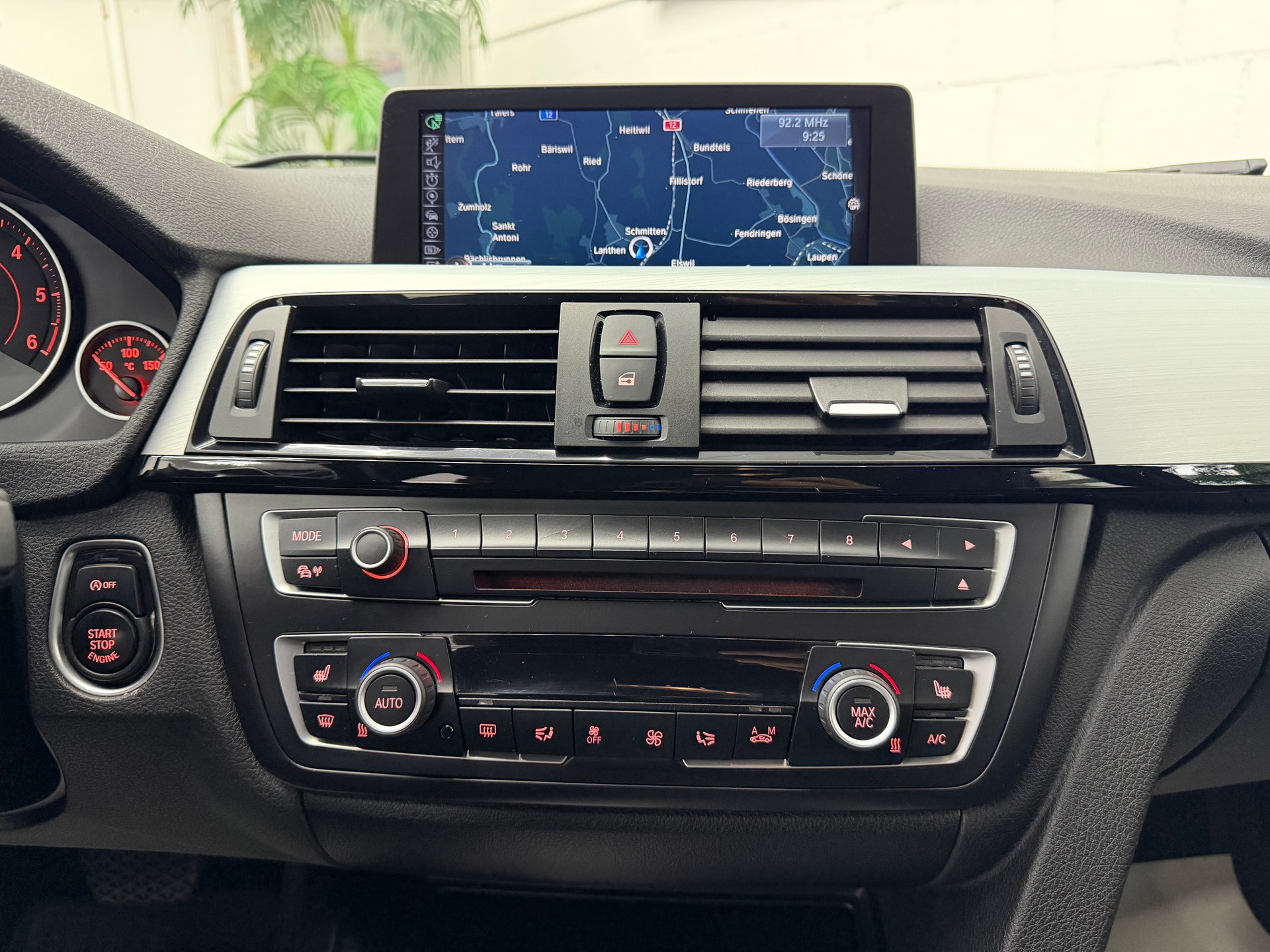 BMW 320d xDrive Touring M Sportpaket Steptronic⭐️-image-13