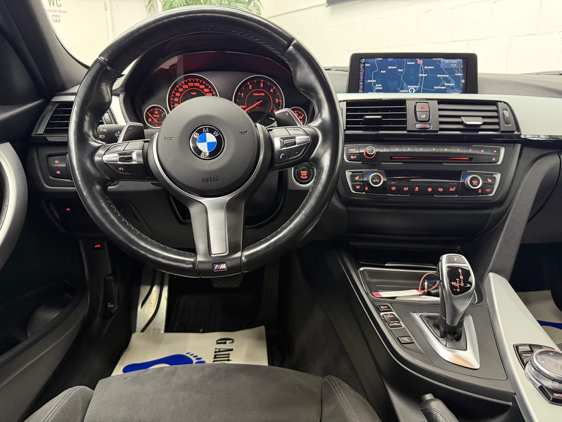 BMW 320d xDrive Touring M Sportpaket Steptronic⭐️-image-9