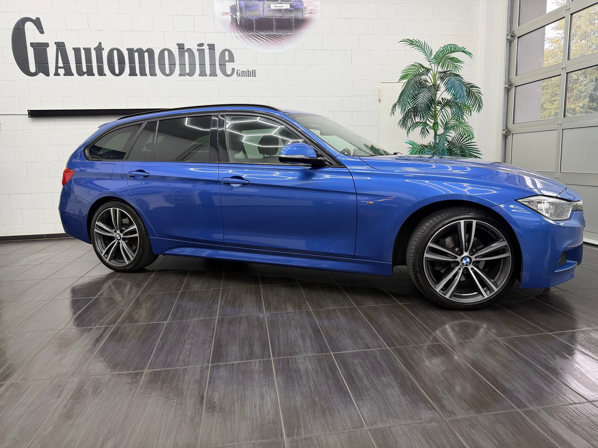 BMW 320d xDrive Touring M Sportpaket Steptronic⭐️-image-2