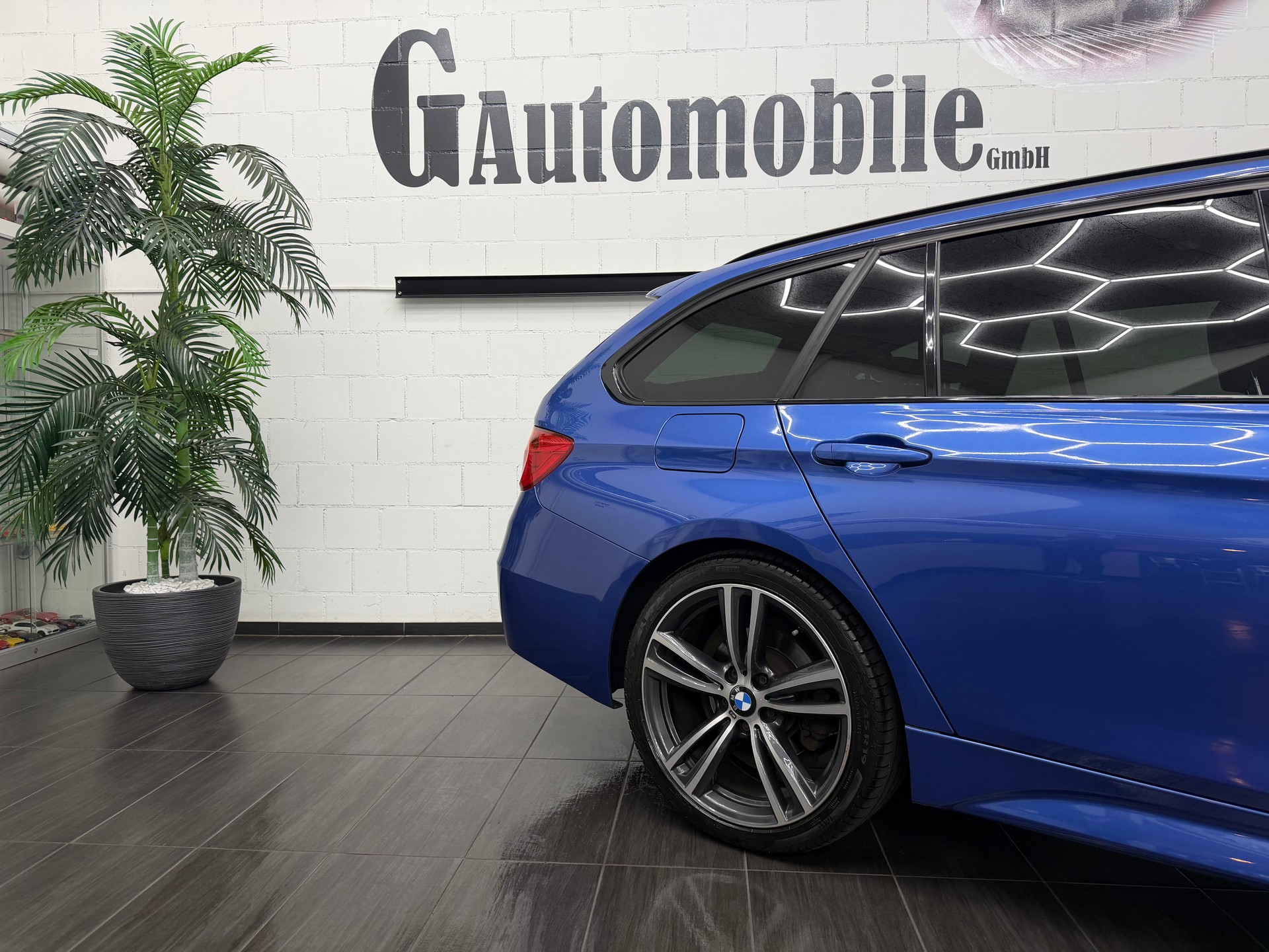 BMW 320d xDrive Touring M Sportpaket Steptronic⭐️-image-3