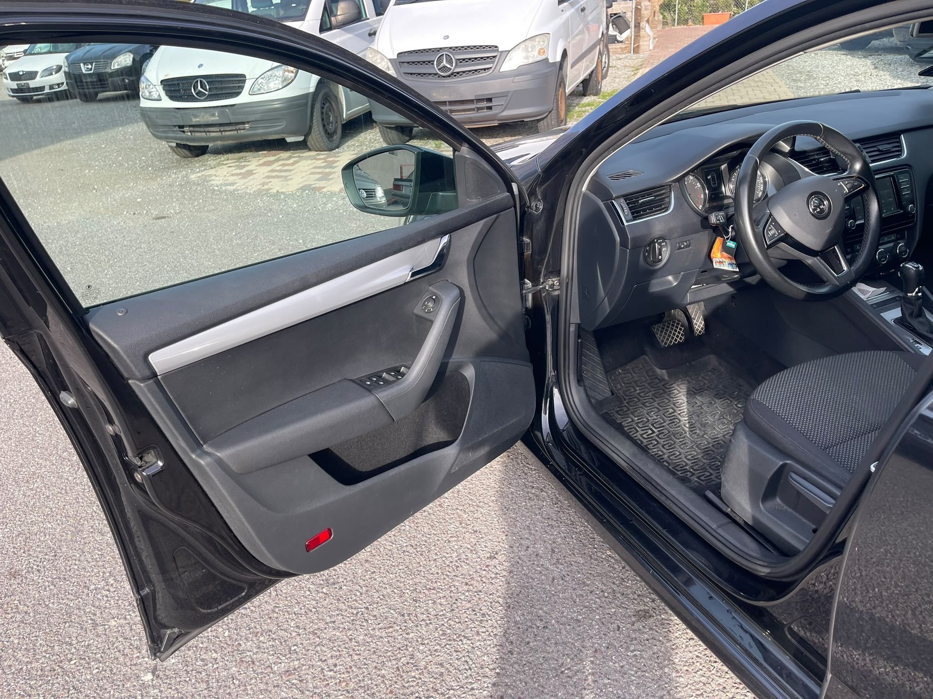 SKODA Octavia Combi 1.8 TSI Style 4x4 DSG-image-5