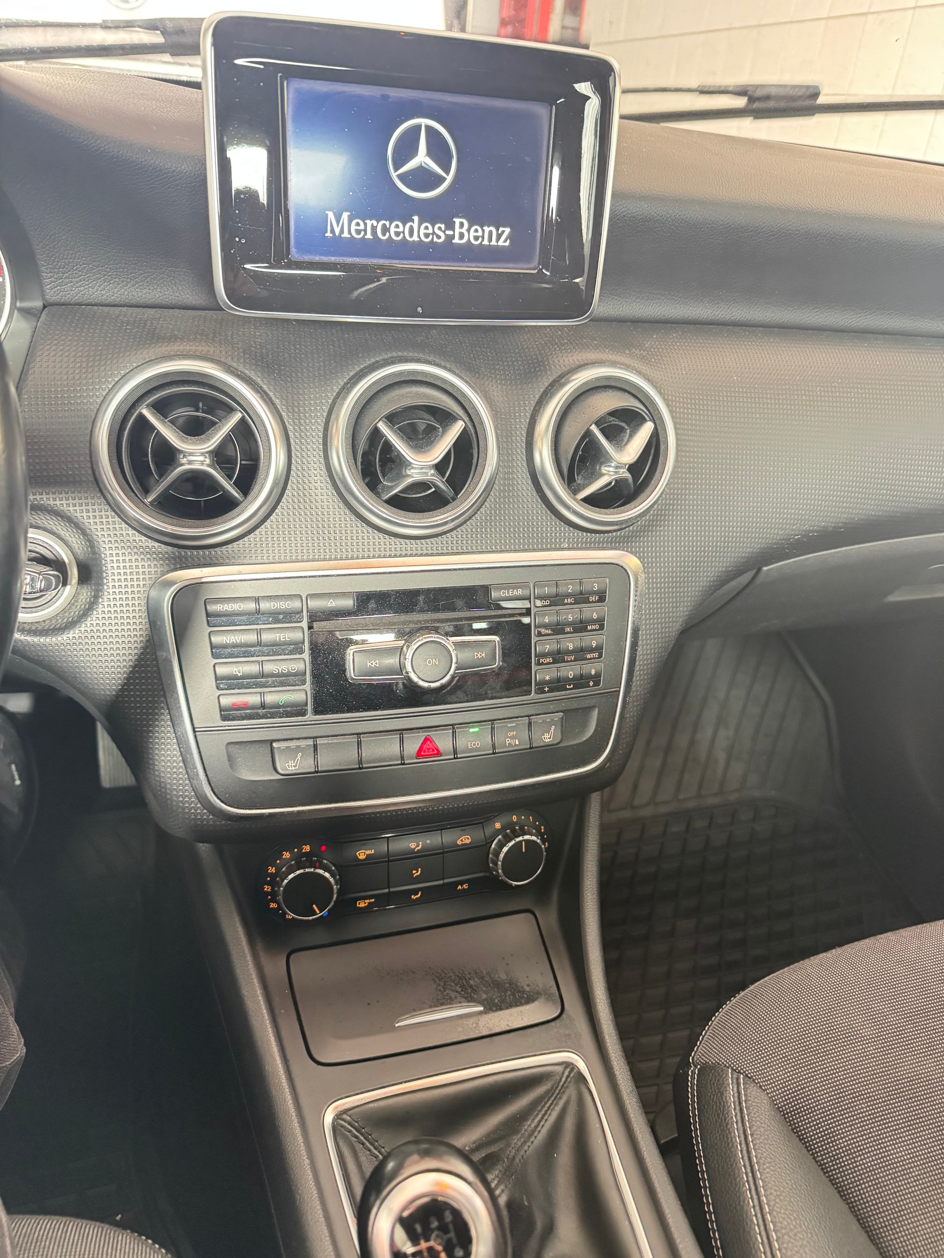 MERCEDES-BENZ A 180-image-5
