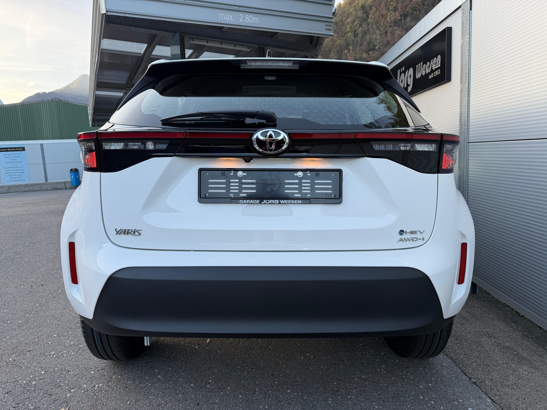 TOYOTA Yaris Cross 1.5 VVT-i HSD Comfort AWD-i-image-4