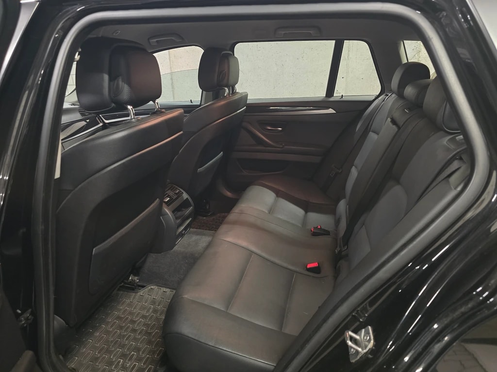 BMW 528i xDrive Touring Steptronic-image-8