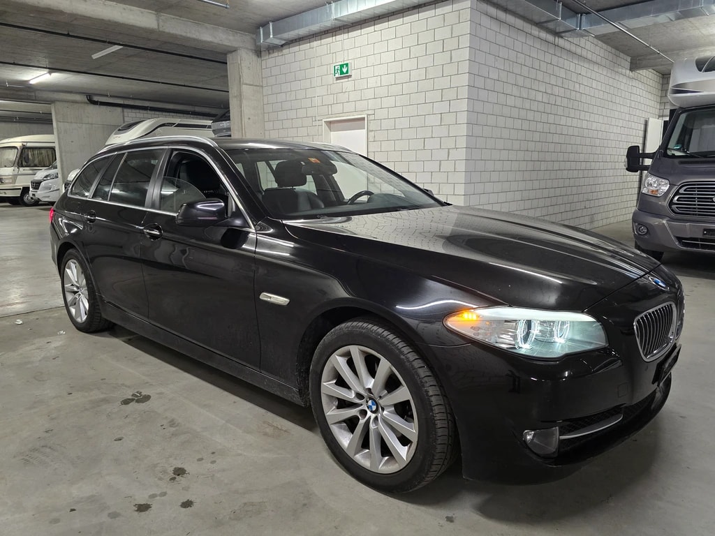 BMW 528i xDrive Touring Steptronic-image-2