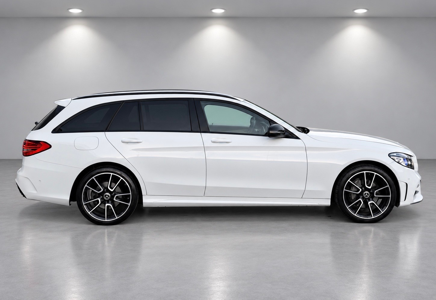 MERCEDES-BENZ C 220 d Swiss Star AMG Line 4M 9G-Tronic-image-6