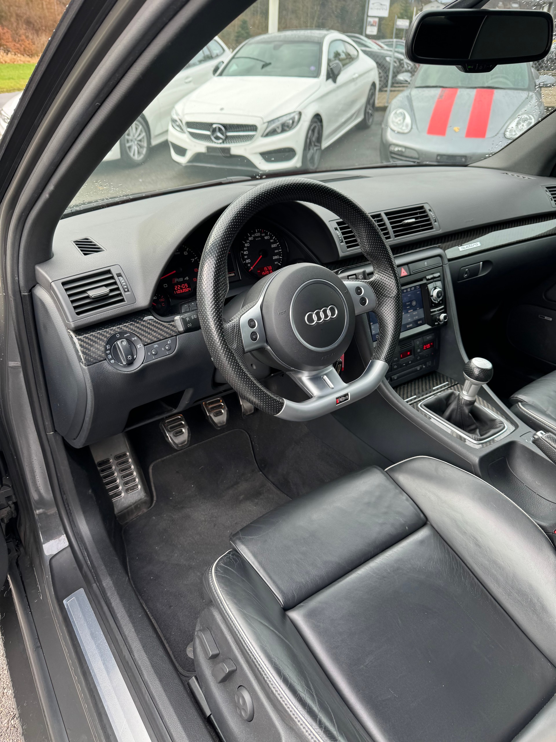 AUDI RS4 4.2 V8 quattro-image-6