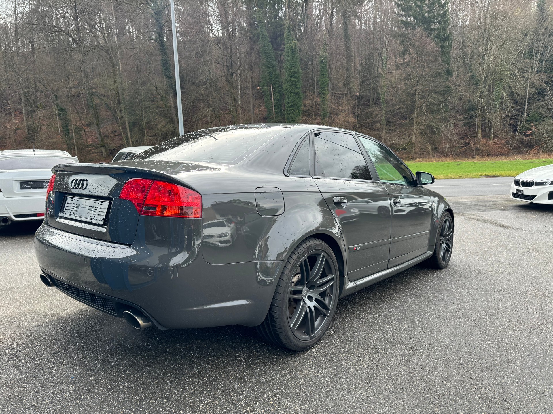 AUDI RS4 4.2 V8 quattro-image-3