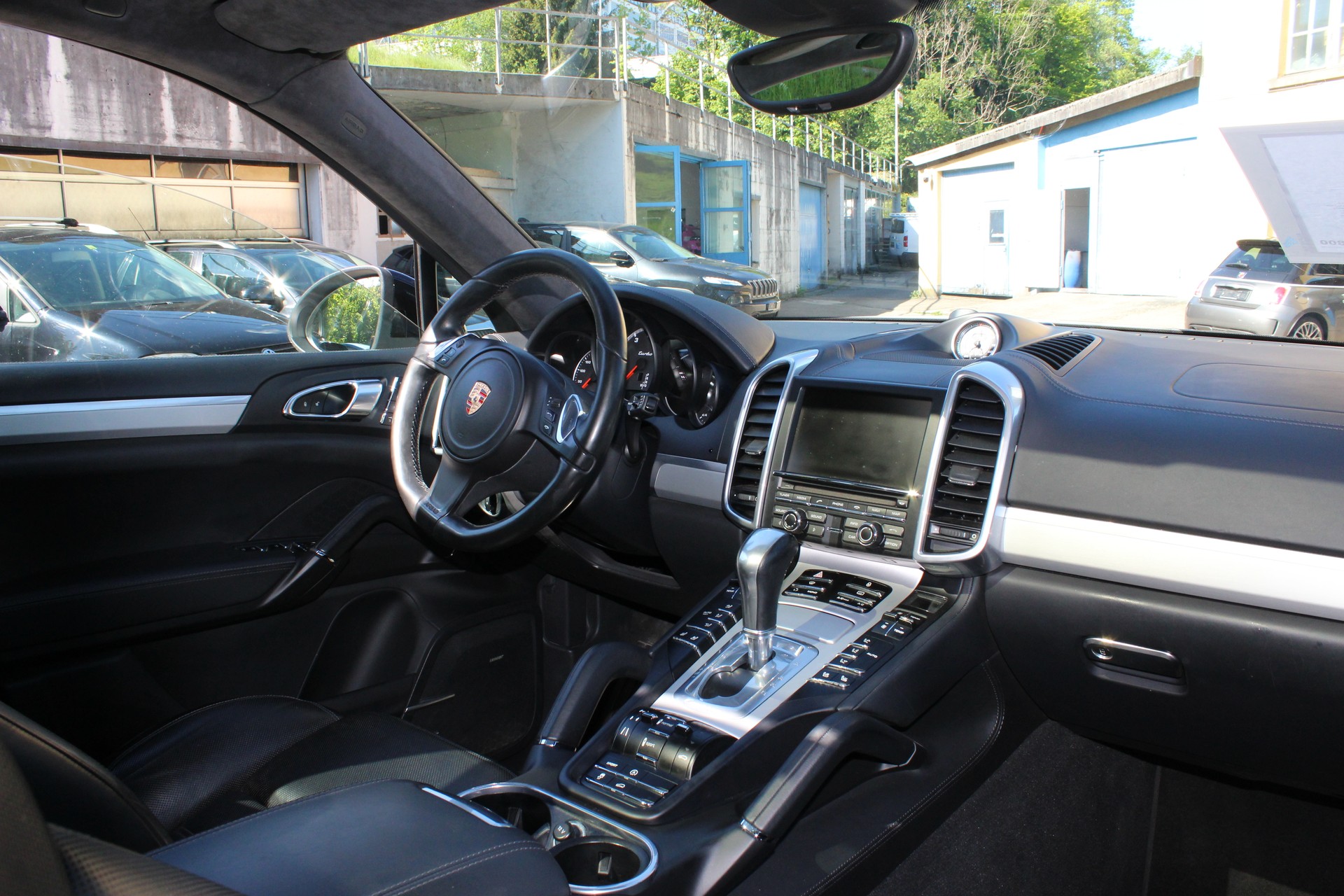 PORSCHE Cayenne Turbo-image-10