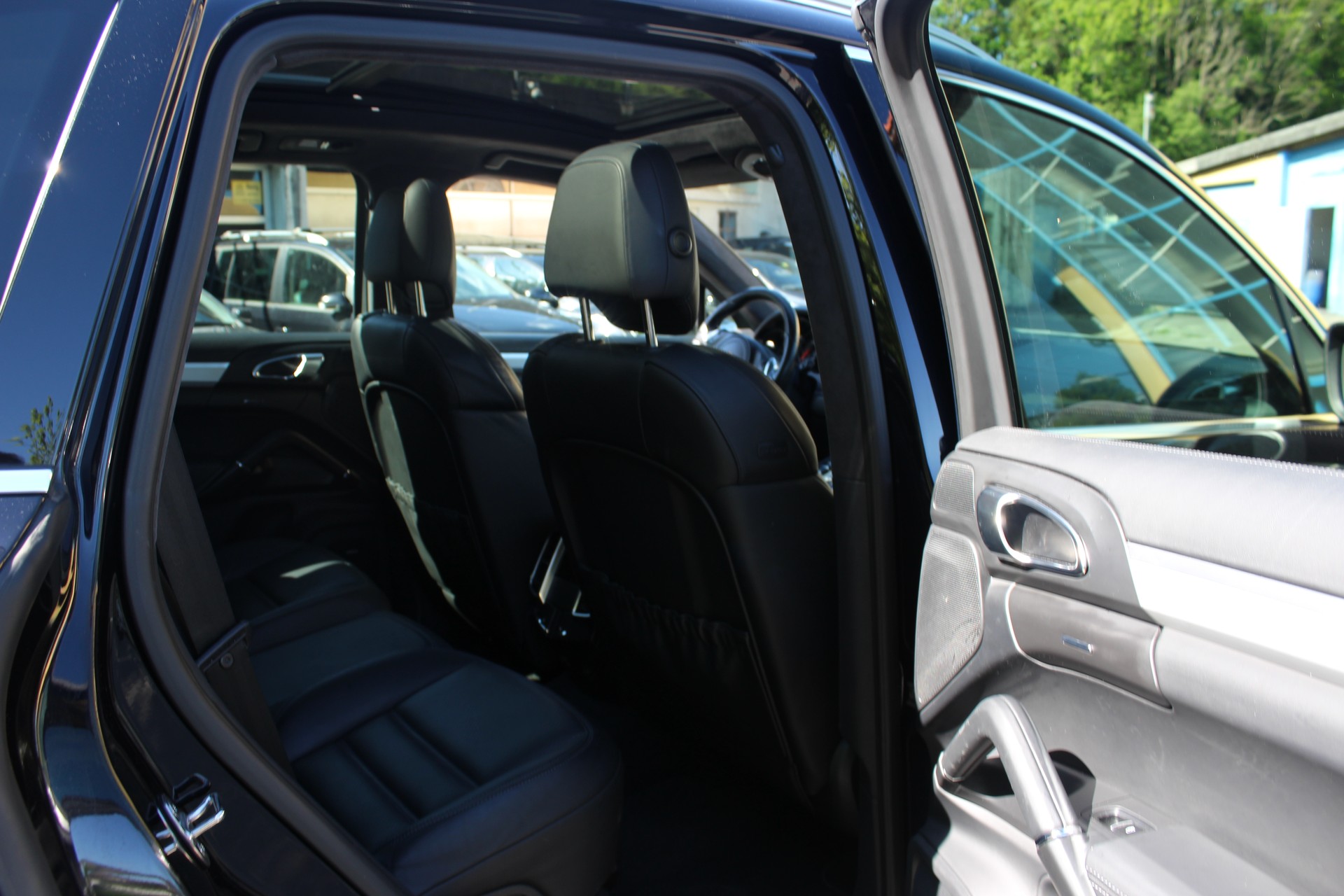 PORSCHE Cayenne Turbo-image-9