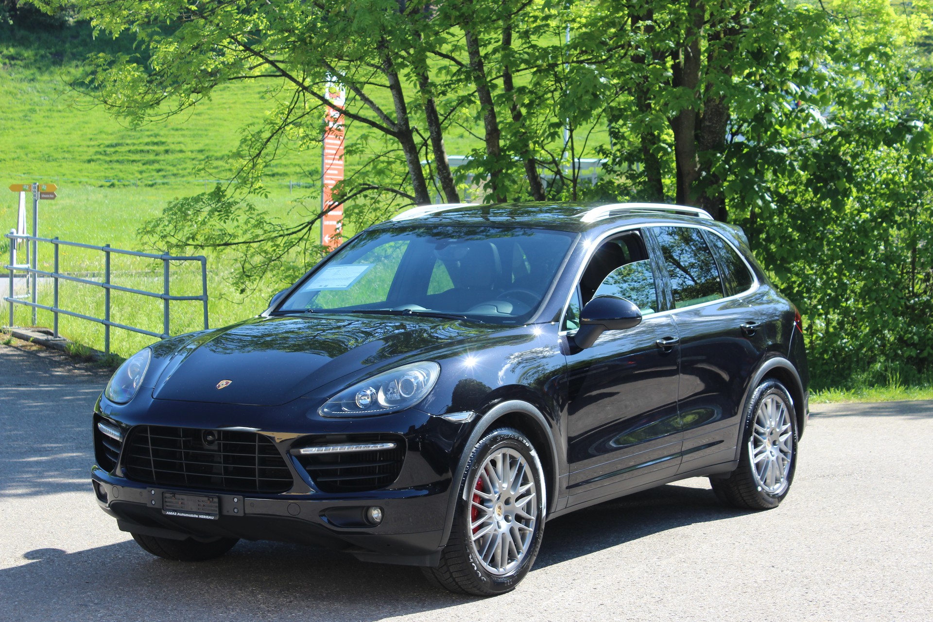 PORSCHE Cayenne Turbo-image-3