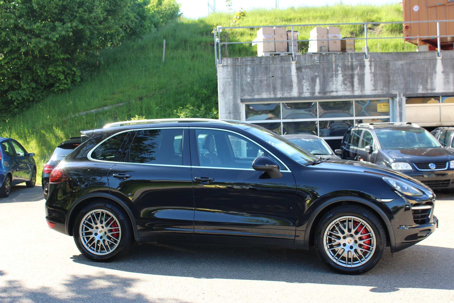 PORSCHE Cayenne Turbo-image-2