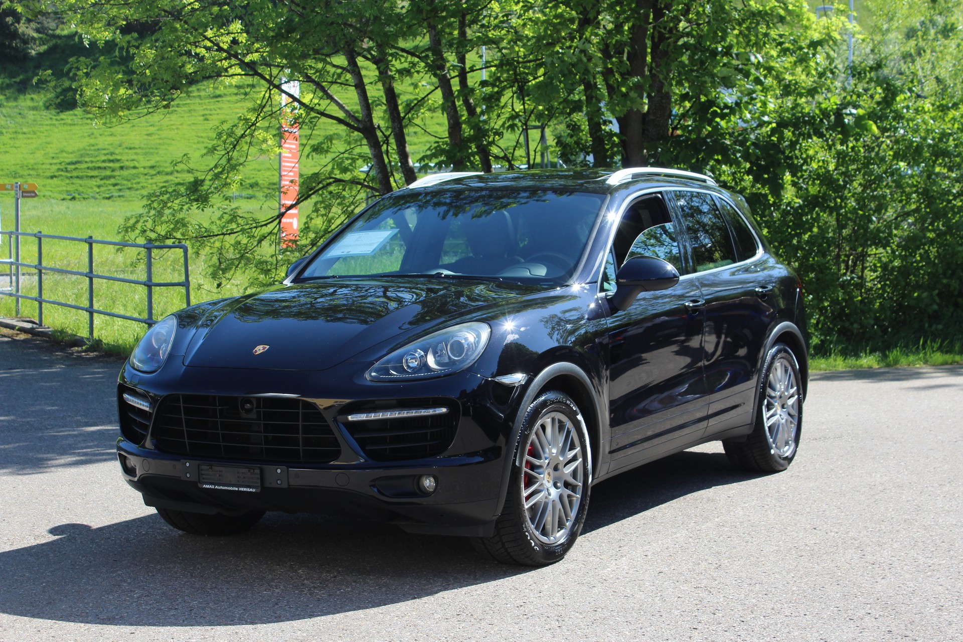 PORSCHE Cayenne Turbo-image-4